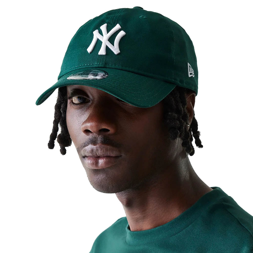 NEW YORK YANKEES LEAGUE ESSENTIAL DARK GREEN 9TWENTY CAP