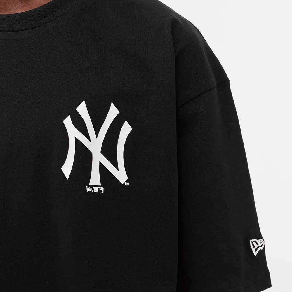 NEW YORK YANKEES LOGO BLACK OVERSIZED T-SHIRT